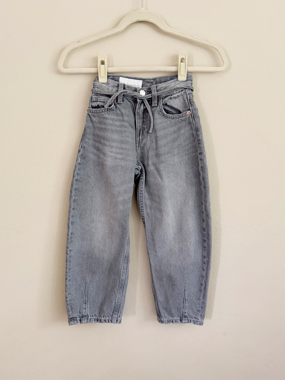 Zara Girls Barrel Jeans • 6/7 Years